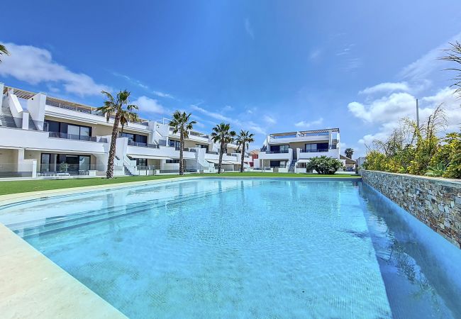 L'appartement en bord de piscine La Llana Beach est situé à Mar De Cristal.